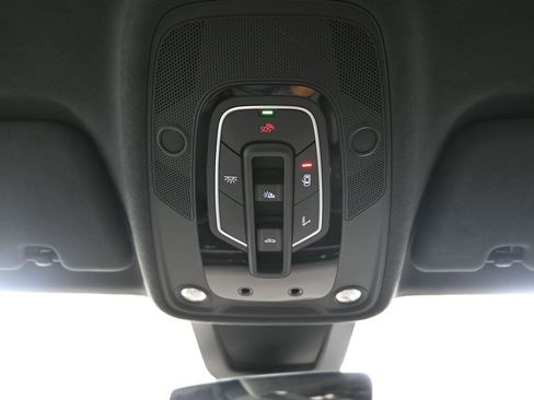 Used 2025 Audi RS Q8 performance w/ RS Design Package - Red image 35