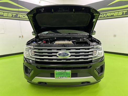 Used 2018 Ford Expedition XLT w/ Equipment Group 202A AWD/4WD image 4