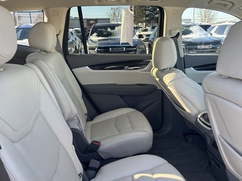Used 2023 Cadillac XT6 Premium Luxury image 18