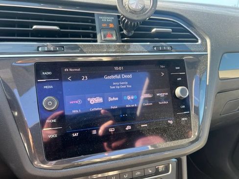 Used 2019 Volkswagen Tiguan SEL Premium AWD/4WD image 7