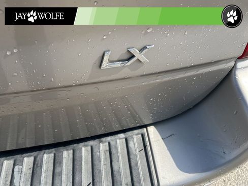 Used 2002 Ford Windstar LX image 15