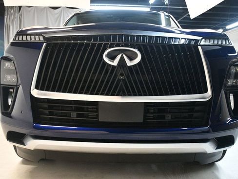 Used 2025 INFINITI QX80 Sensory image 12