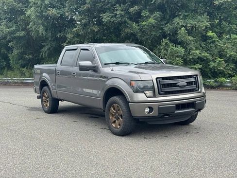 Used 2014 Ford F150 FX4 w/ Equipment Group 402A Luxury AWD/4WD image 8