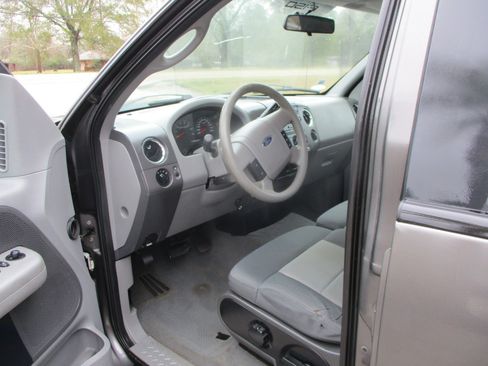 Used 2007 Ford F150 XLT image 14
