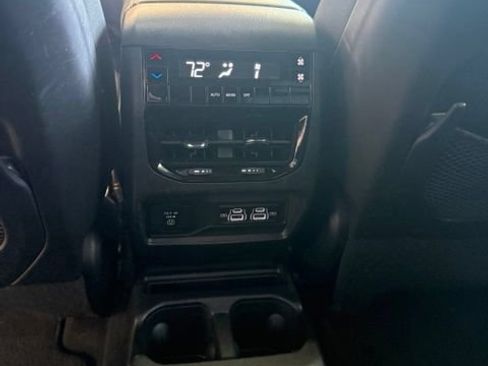Used 2023 Jeep Grand Cherokee L Laredo AWD/4WD image 18