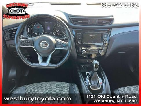 Used 2020 Nissan Rogue Sport SV w/ Technology Package AWD/4WD image 16