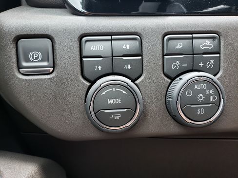 New 2026 Chevrolet Silverado 1500 LTZ w/ LTZ Premium Package AWD/4WD image 13
