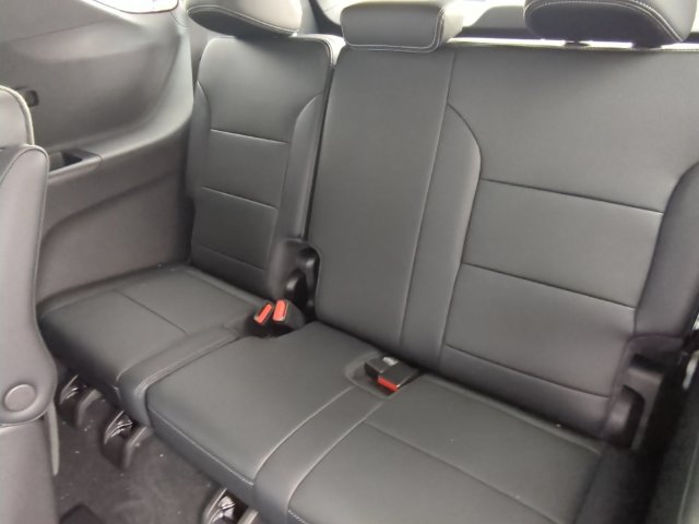 New 2027 Chevrolet Traverse LT FWD image 24
