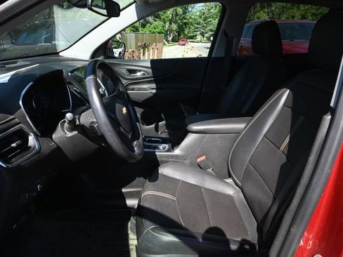 Used 2022 Chevrolet Equinox Premier AWD/4WD image 6