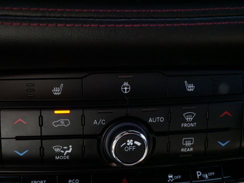 Used 2022 Dodge Durango R/T w/ Blacktop Package AWD/4WD image 28