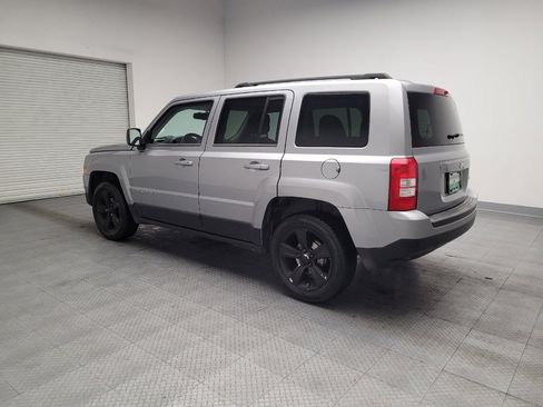 Used 2017 Jeep Patriot Latitude FWD image 3