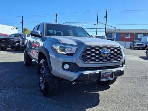 Used 2021 Toyota Tacoma TRD Off-Road image 3