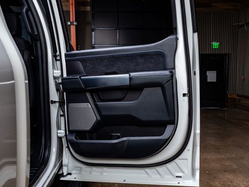 Used 2025 Ford F150 Platinum w/ FX4 Off-Road Package image 39