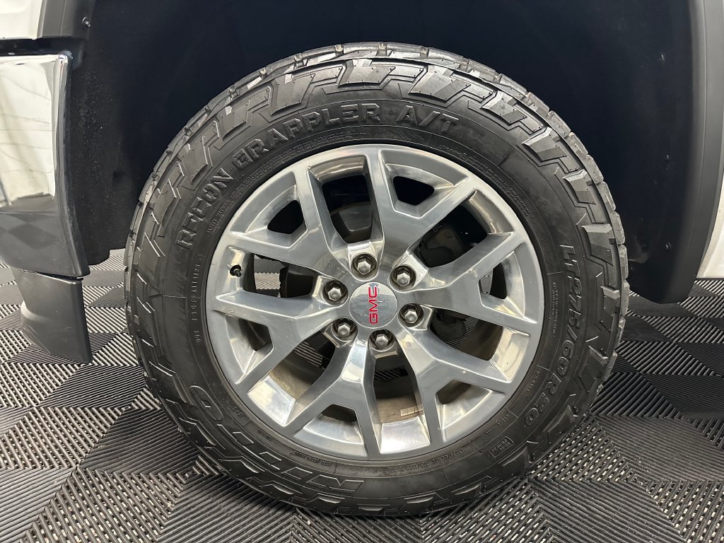 Used 2018 GMC Sierra 1500 SLT w/ SLT Premium Package AWD/4WD image 35