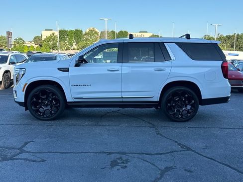 New 2026 GMC Yukon Denali w/ Denali Reserve Package AWD/4WD image 14