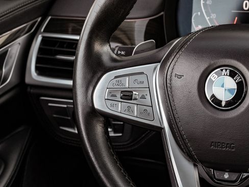 Used 2021 BMW 750i xDrive image 16