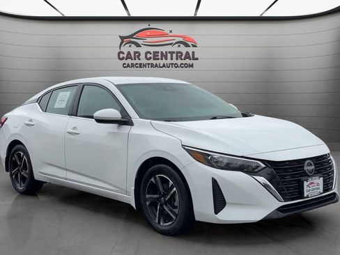 Used 2025 Nissan Sentra SV image 8