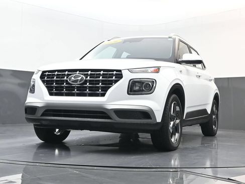 Certified 2026 Hyundai Venue SEL FWD image 29