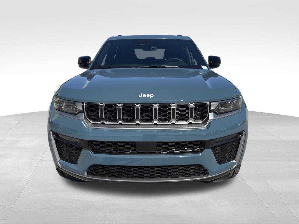 New 2027 Jeep Grand Cherokee Limited AWD/4WD image 2