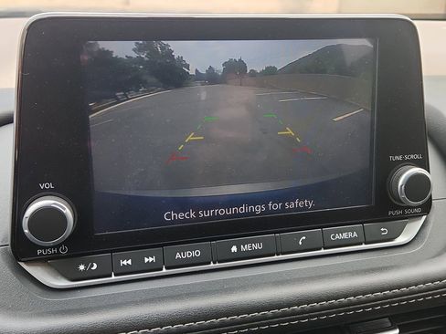 Used 2023 Nissan Rogue SV image 23