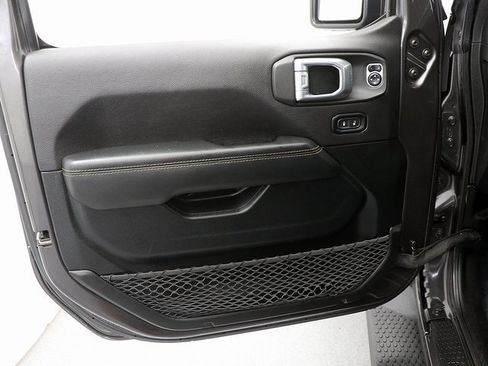 Used 2021 Jeep Wrangler Unlimited Sahara image 23