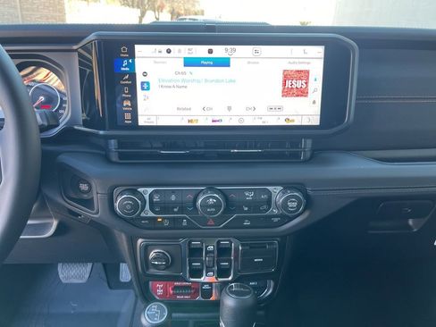 New 2026 Jeep Gladiator Mojave image 15