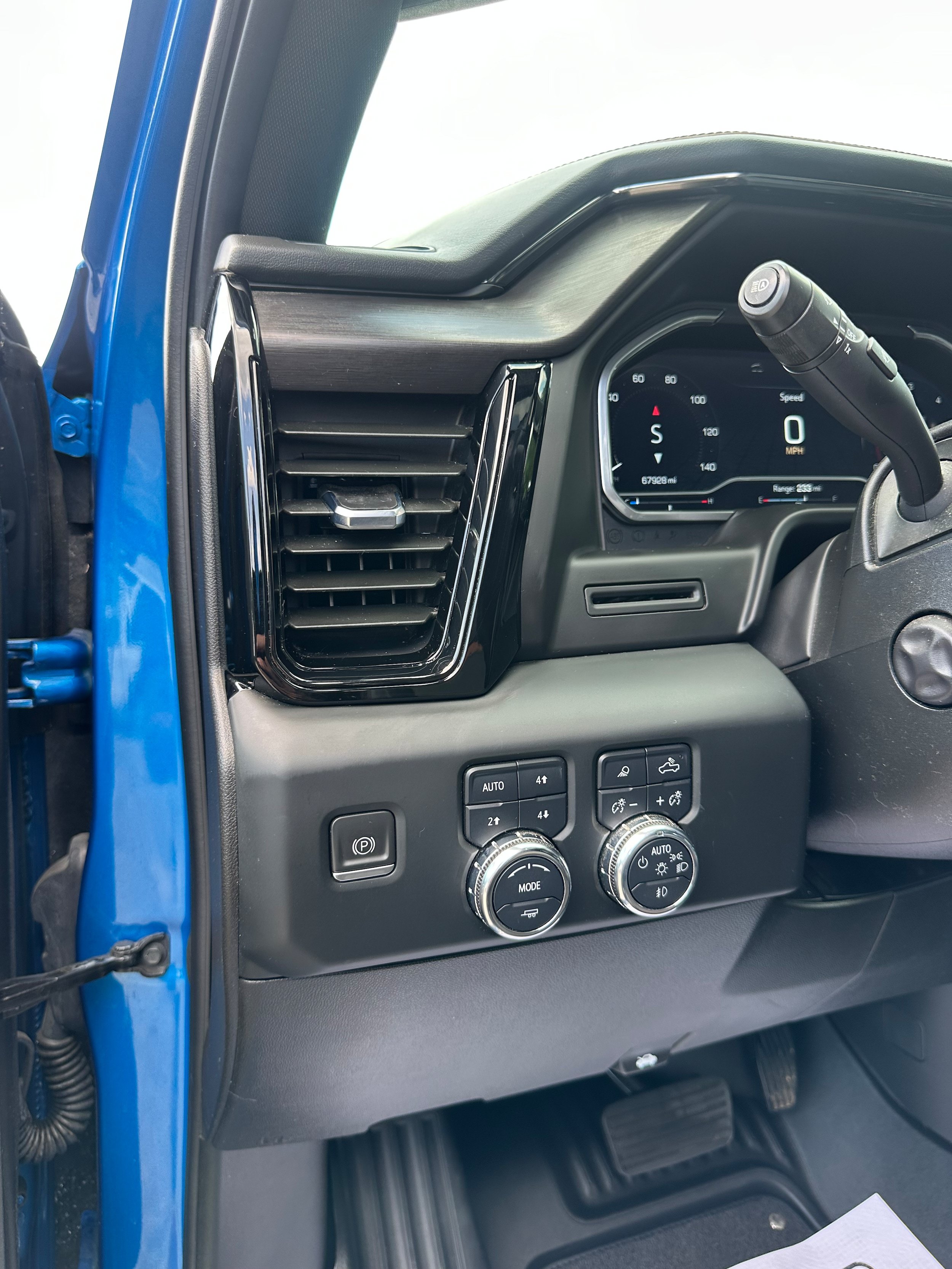 Used 2023 GMC Sierra 1500 AT4 w/ AT4 Premium Package AWD/4WD image 14