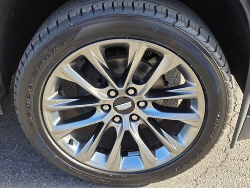Used 2019 Cadillac Escalade Premium Luxury w/ Escalade Sport Edition AWD/4WD image 9