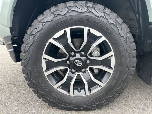 Used 2023 Toyota Tacoma TRD Sport w/ Black Out Package (TMS) AWD/4WD image 30