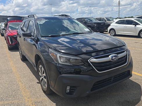 Used 2022 Subaru Outback Premium AWD/4WD image 2