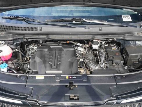 Used 2025 Kia Carnival image 28