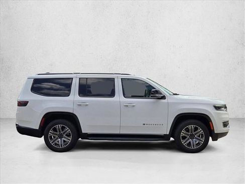 Used 2024 Jeep Wagoneer Series II AWD/4WD image 4