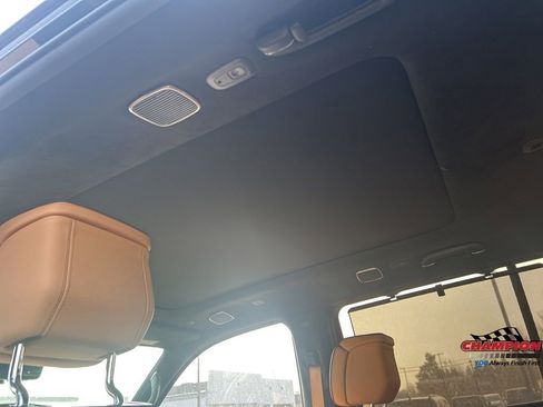 Used 2022 Jeep Grand Wagoneer Series III image 11