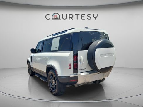 Used 2024 Land Rover Defender 110 S AWD/4WD image 2