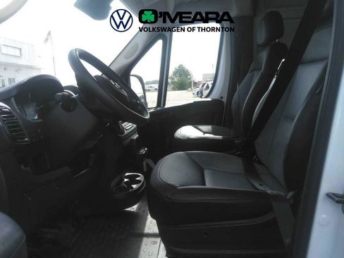 Used 2025 RAM ProMaster 2500 w/ Convenience Group FWD image 4