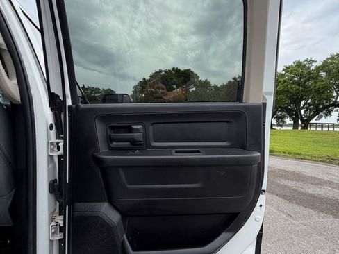 Used 2017 RAM 2500 Tradesman w/ Chrome Appearance Group AWD/4WD image 16
