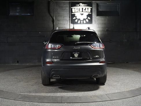 Used 2019 Jeep Cherokee Latitude Plus w/ Cold Weather Group AWD/4WD image 4