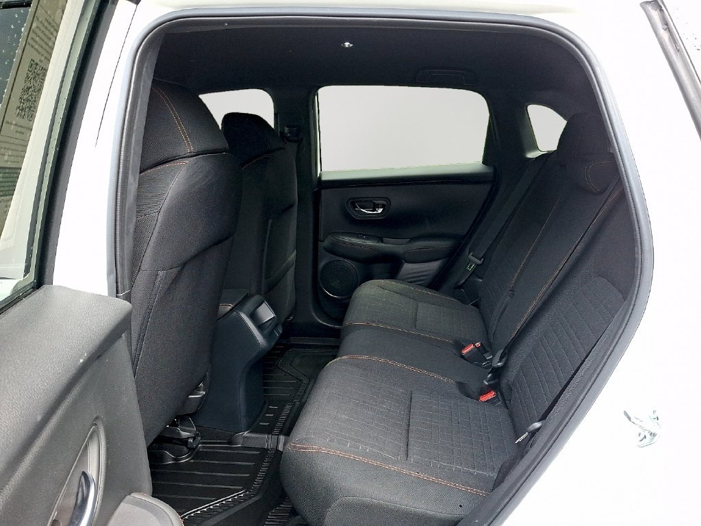 Used 2023 Honda HR-V Sport image 8