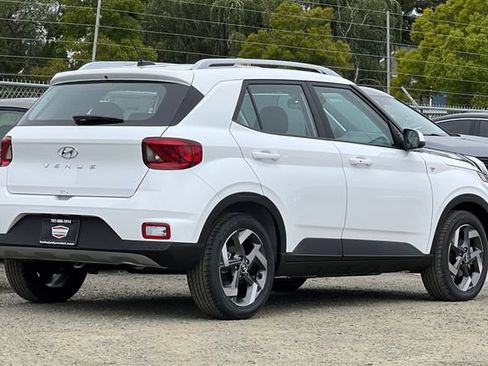 New 2026 Hyundai Venue SEL FWD image 6