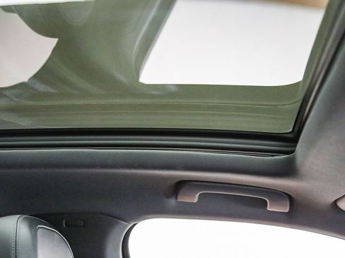 Certified 2024 Porsche Cayenne AWD/4WD image 21