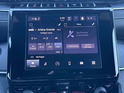 New 2025 Jeep Grand Cherokee L Altitude image 4