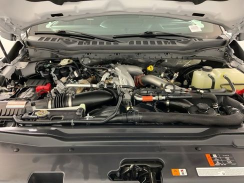 Used 2024 Ford F350 Platinum w/ FX4 Off-Road Package image 36