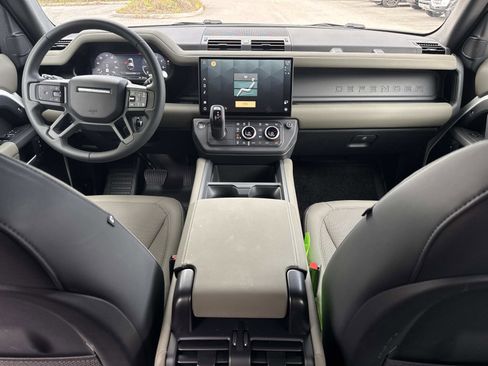 Used 2026 Land Rover Defender 110 X-Dynamic SE AWD/4WD image 15