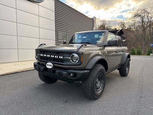 New 2025 Ford Bronco Big Bend w/ Black Diamond Package image 2