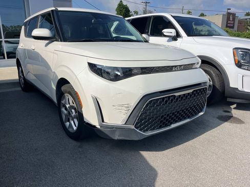 Used 2023 Kia Soul LX w/ Option Group 015 FWD image 1