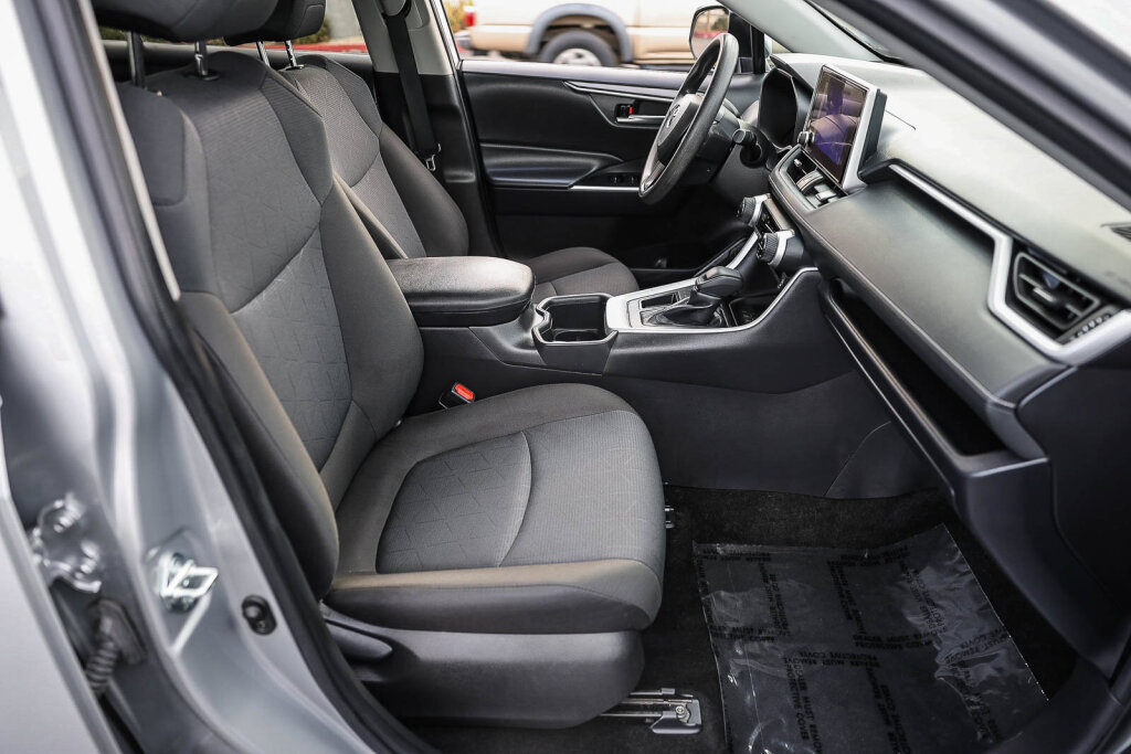 Certified 2025 Toyota RAV4 XLE FWD image 11