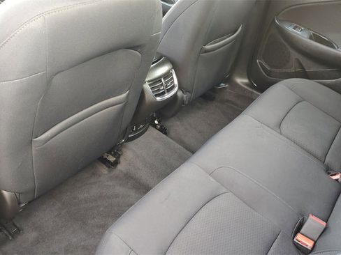 Used 2016 Chevrolet Malibu LT image 28