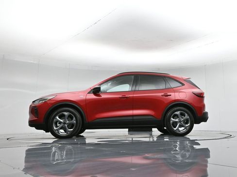 Used 2025 Ford Escape ST-Line w/ Equipment Group 301A image 7