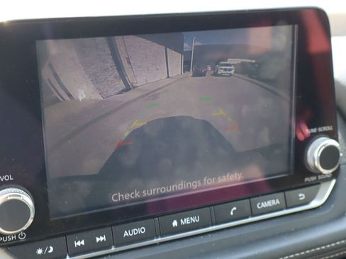 Used 2021 Nissan Rogue S FWD image 7