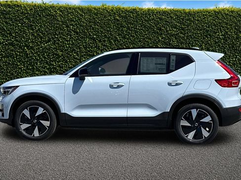 New 2026 Volvo EX40 Plus AWD/4WD image 3
